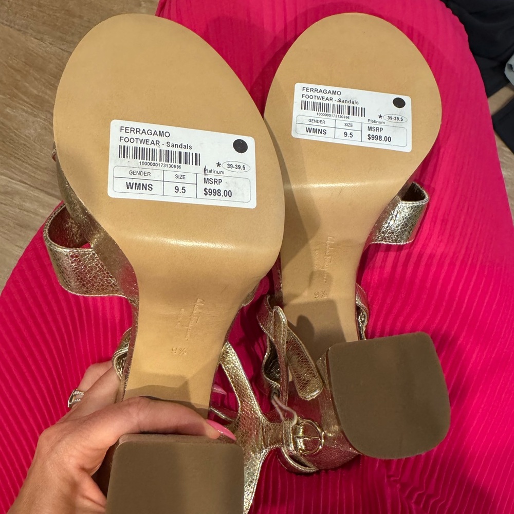 New Ferragamo Women's Gold Platform Sandals size 9.5 - Picture 3 of 5